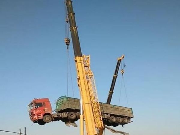 焦作市吊车出租电话_300吨吊车出租